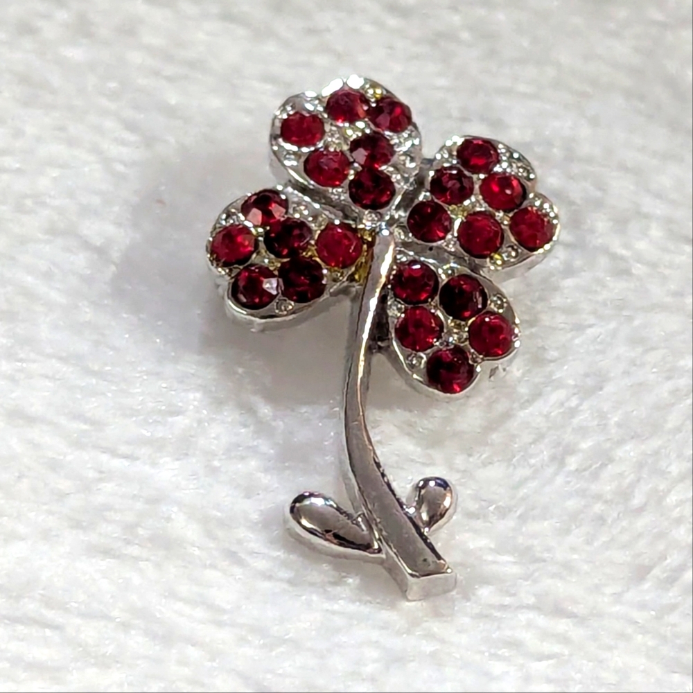 Vintage Clover 4 Leaf Shamrock Lucky 1" Pin Brooch Red Crystals Fashion Jewelry